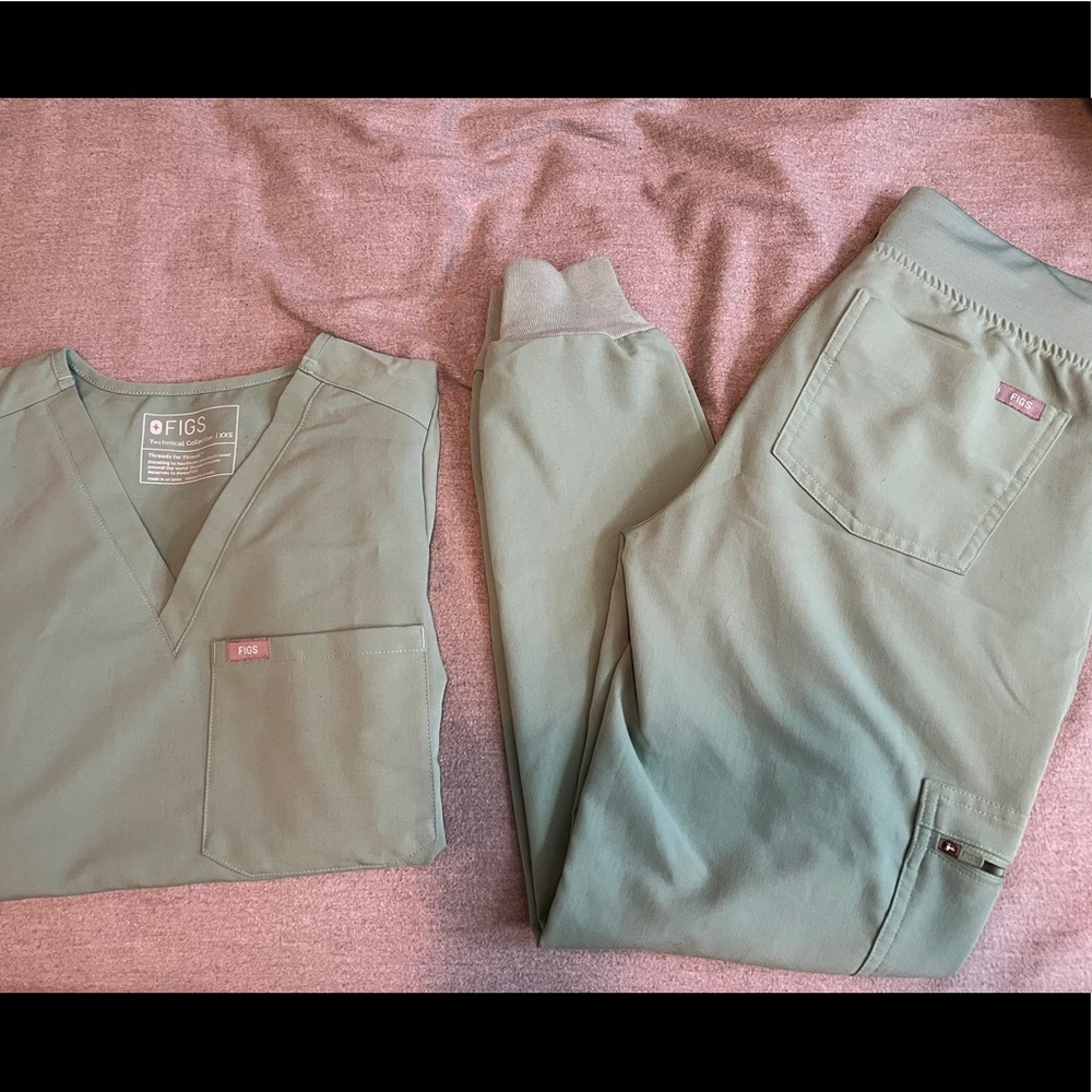 Figs scrubs